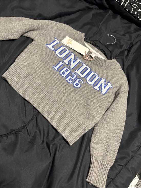 GB girls Other - GB girls Gray Sweater with Blue 'LONDON 1826' Graphic